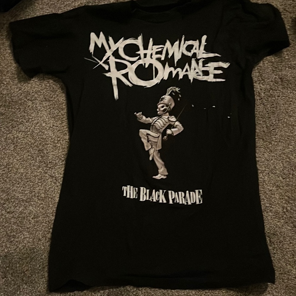 my chemical romance shirt i think from hot topic but there is no tag woman small